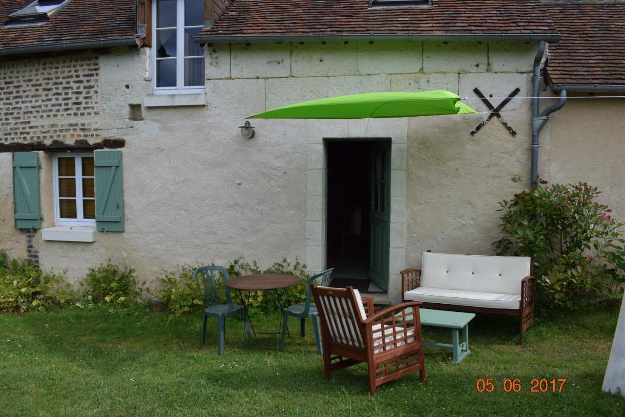 Au Calme Bed & Breakfast Houssay  Dış mekan fotoğraf