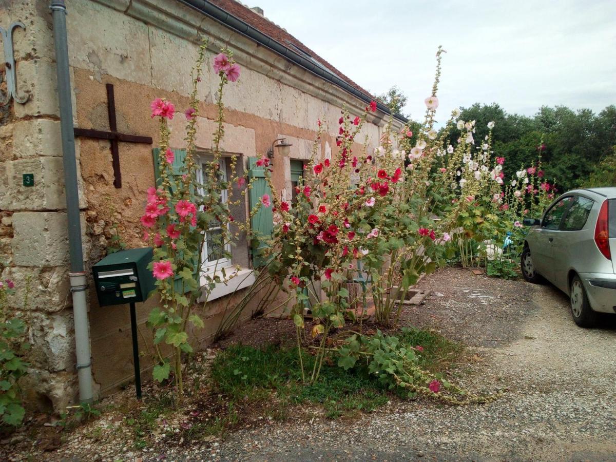 Au Calme Bed & Breakfast Houssay  Dış mekan fotoğraf